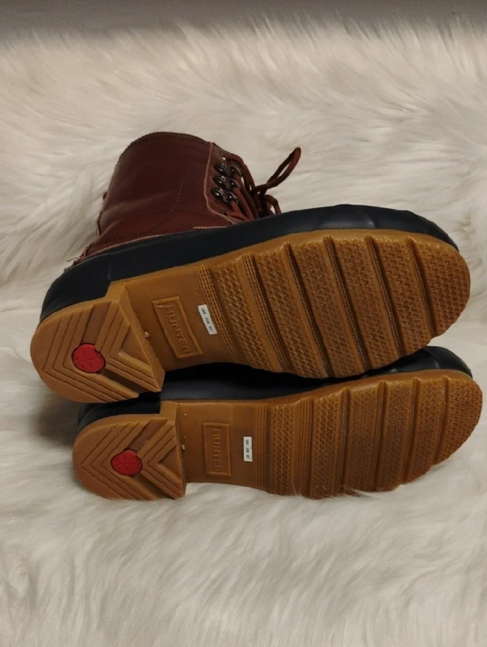 Hunter lace up